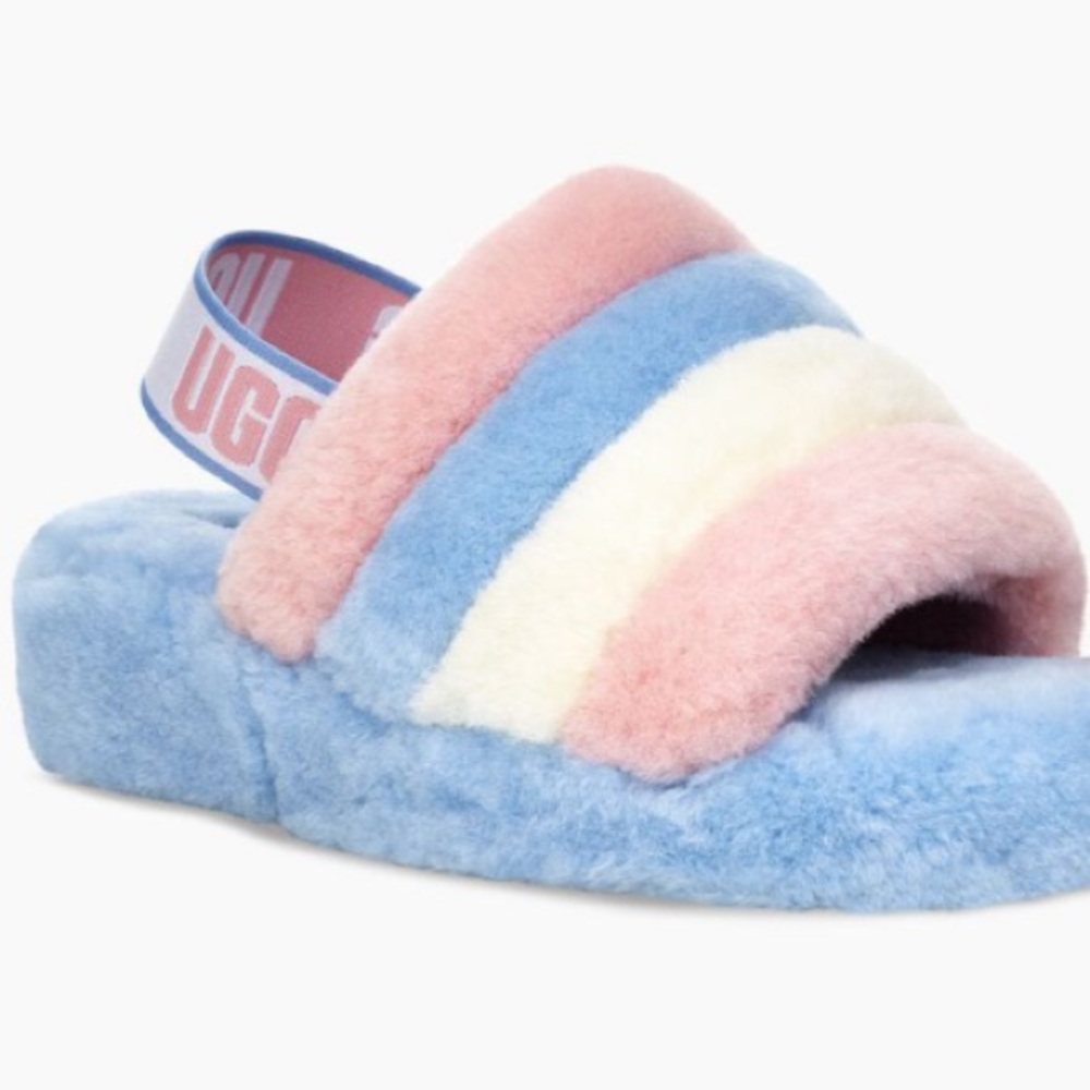 UGG🍂🍁Fluff pink/ blue/ ivory slippers women’s Sz 6